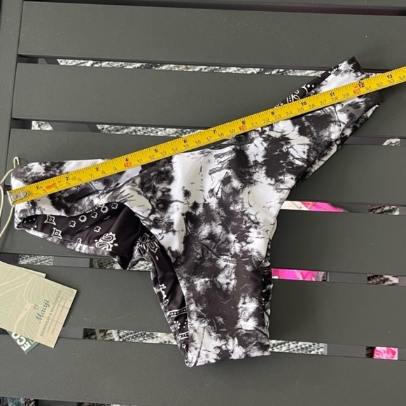 (SET) Ebony Tie Dye Reversible Bikini. - Picture 6 of 9